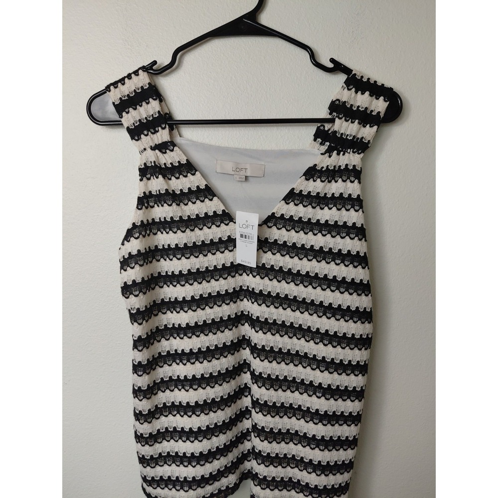 Women's LOFT Black and White Textured V-Neck Tank TopbSize S, Brand New! Org $49